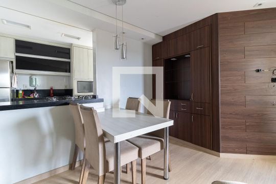 Sala de apartamento para alugar com 3 quartos, 72m² em São João Clímaco, São Paulo