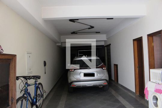 Garagem - foto 4 de casa à venda com 3 quartos, 398m² em Osvaldo Cruz, São Caetano do Sul