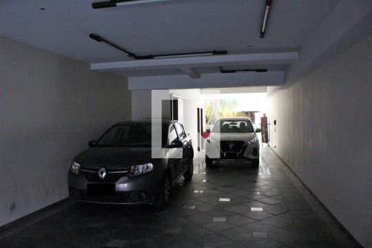 Garagem - foto 3 de casa à venda com 3 quartos, 398m² em Osvaldo Cruz, São Caetano do Sul