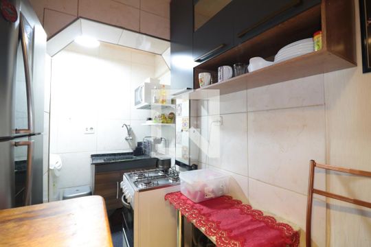 Cozinha de apartamento para alugar com 2 quartos, 42m² em Brás, São Paulo