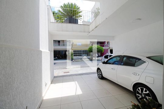 Garagem de casa de condomínio para alugar com 3 quartos, 340m² em Vila Prel, São Paulo