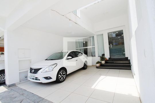 Garagem de casa de condomínio para alugar com 3 quartos, 340m² em Vila Prel, São Paulo