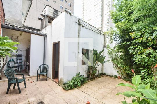 Quintal de casa à venda com 3 quartos, 162m² em Cidade Monções, São Paulo