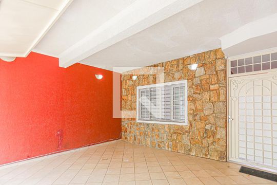 Garagem de casa à venda com 2 quartos, 247m² em Bandeiras, Osasco