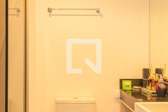 Banheiro de kitnet/studio para alugar com 1 quarto, 19m² em Consolação, São Paulo