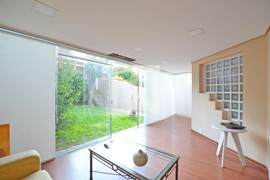 Sala de casa à venda com 4 quartos, 330m² em Santo Antônio, Porto Alegre