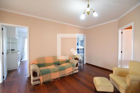 Sala Intima de casa à venda com 4 quartos, 330m² em Santo Antônio, Porto Alegre