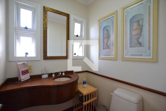 Lavabo de casa à venda com 4 quartos, 330m² em Santo Antônio, Porto Alegre