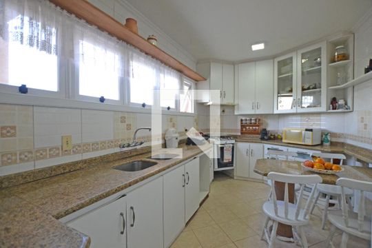 Cozinha de casa à venda com 4 quartos, 330m² em Santo Antônio, Porto Alegre