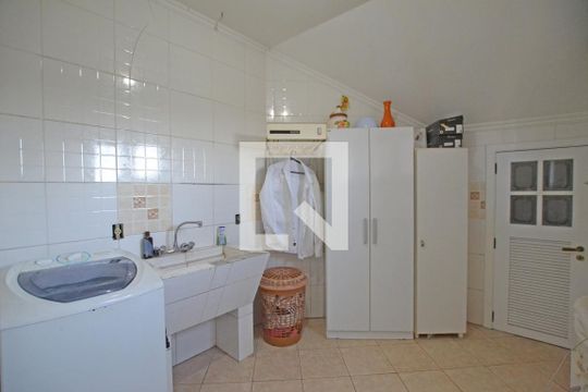 Área de Serviço de casa à venda com 4 quartos, 330m² em Santo Antônio, Porto Alegre