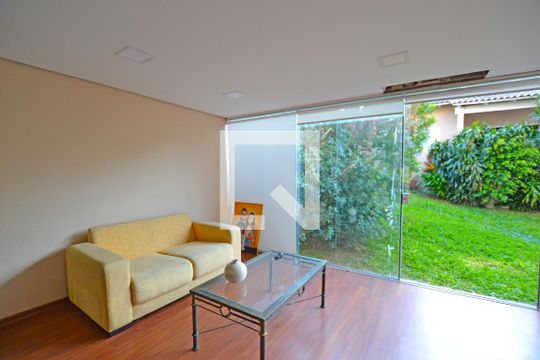 Sala de casa à venda com 4 quartos, 330m² em Santo Antônio, Porto Alegre