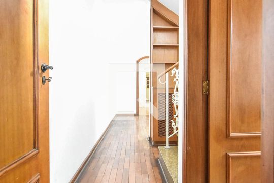 Corredor  de casa à venda com 3 quartos, 150m² em Cidade Monções, São Paulo