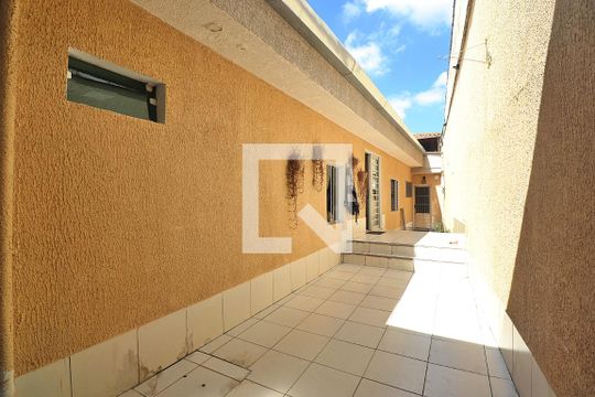 Quintal de casa à venda com 3 quartos, 184m² em Santa Teresinha, Santo André