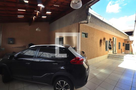 Garagem de casa à venda com 3 quartos, 184m² em Santa Teresinha, Santo André