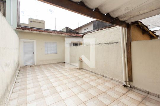 Quintal de casa à venda com 3 quartos, 195m² em Indianópolis, São Paulo