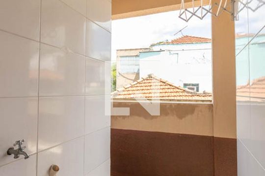 Área de serviço de casa para alugar com 1 quarto, 37m² em Jardim Japao, São Paulo