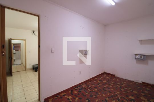 Quarto 2 de casa para alugar com 2 quartos, 70m² em Vila Bertioga, São Paulo