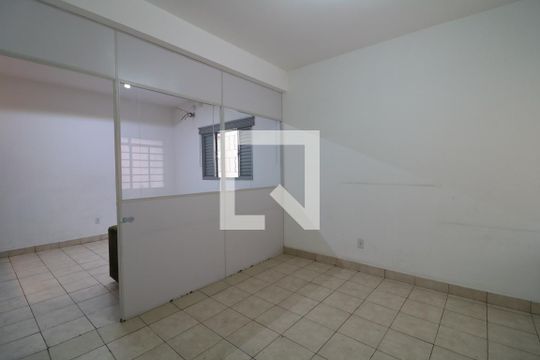 Quarto de casa para alugar com 2 quartos, 70m² em Vila Bertioga, São Paulo