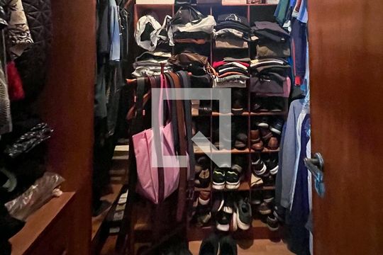 Closet de apartamento à venda com 3 quartos, 222m² em Indianópolis, São Paulo