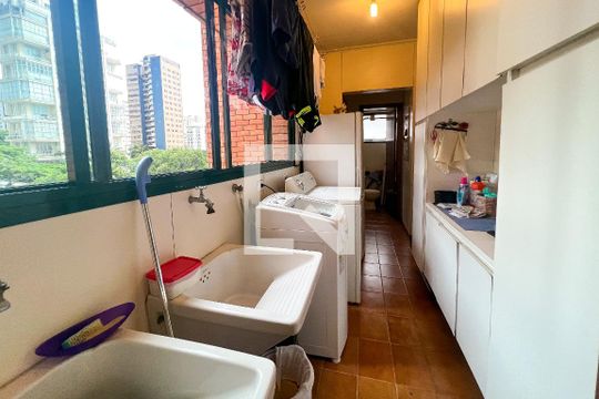 Área de Serviço de apartamento à venda com 3 quartos, 222m² em Indianópolis, São Paulo