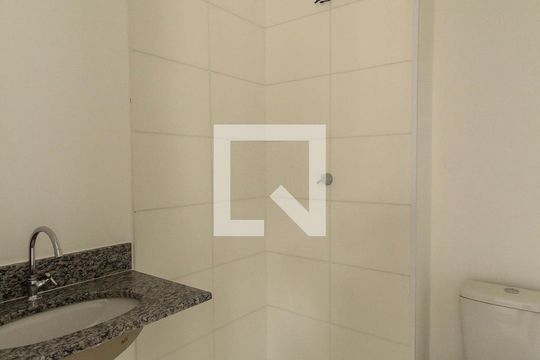 Banheiro de apartamento para alugar com 2 quartos, 37m² em Quarta Parada, São Paulo