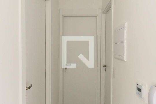 Corredor de apartamento para alugar com 2 quartos, 37m² em Quarta Parada, São Paulo