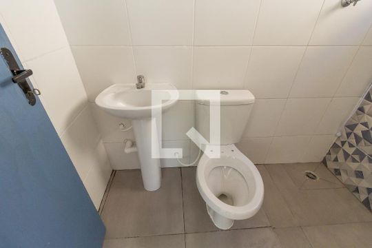 Banheiro  de kitnet/studio para alugar com 1 quarto, 14m² em Cambuci, São Paulo