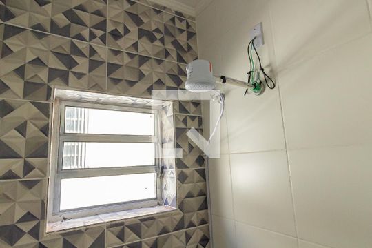 Banheiro de kitnet/studio para alugar com 1 quarto, 16m² em Cambuci, São Paulo