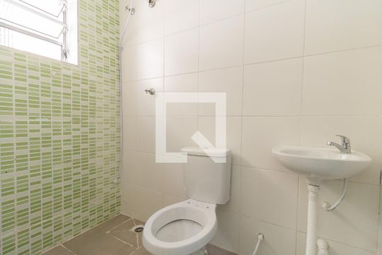 Banheiro  de kitnet/studio para alugar com 1 quarto, 16m² em Cambuci, São Paulo