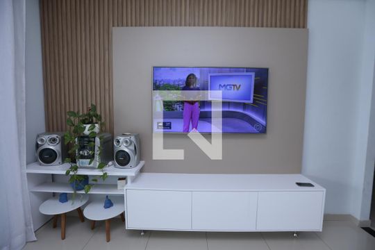 Sala de casa à venda com 3 quartos, 150m² em  Sapucaia Ii, Contagem