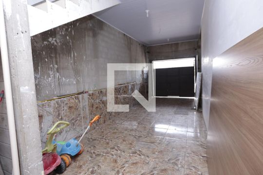 Garagem de casa à venda com 3 quartos, 150m² em  Sapucaia Ii, Contagem