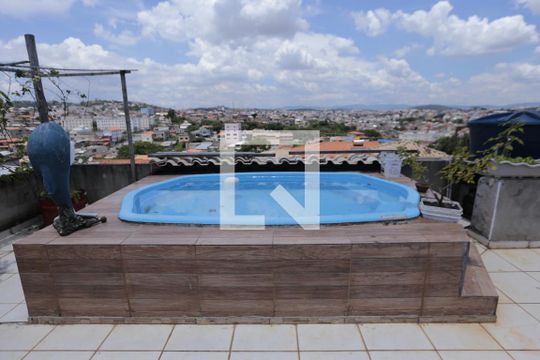 piscina de casa à venda com 3 quartos, 150m² em  Sapucaia Ii, Contagem