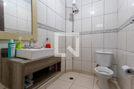 Banheiro de casa à venda com 2 quartos, 105m² em Jardim Patente, São Paulo