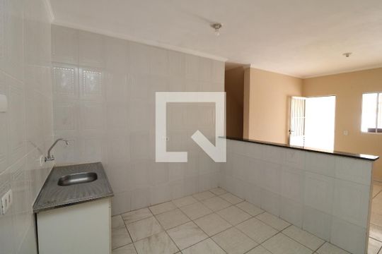 Cozinha de casa para alugar com 2 quartos, 90m² em Parque Colonial, São Paulo