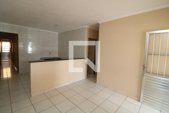 Casa para alugar com 2 quartos, 90m² em Parque Colonial, São Paulo