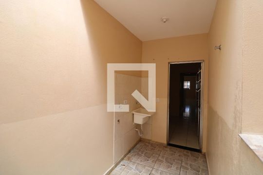 Área de Serviço de casa para alugar com 2 quartos, 90m² em Parque Colonial, São Paulo
