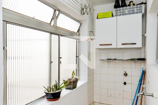 Área de Serviço de apartamento para alugar com 2 quartos, 69m² em Jardim Santa Mena, Guarulhos