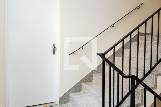 Hall de Entrada de apartamento para alugar com 2 quartos, 69m² em Jardim Santa Mena, Guarulhos