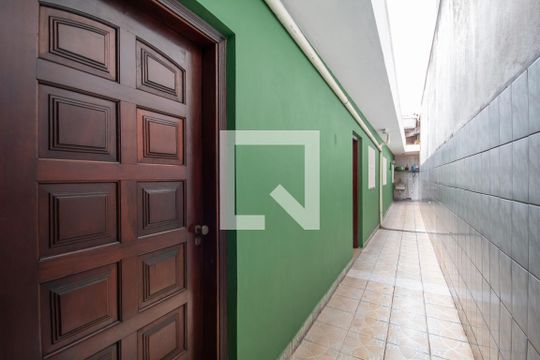 Entrada de casa para alugar com 2 quartos, 125m² em Veloso, Osasco