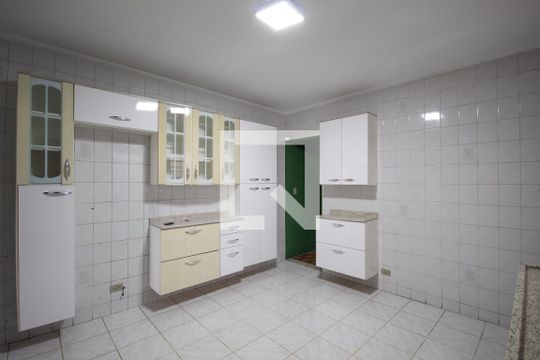 Cozinha de casa para alugar com 2 quartos, 125m² em Veloso, Osasco
