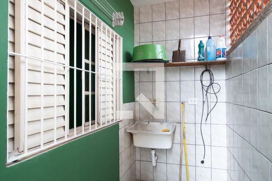 Área de Serviço de casa para alugar com 2 quartos, 125m² em Veloso, Osasco