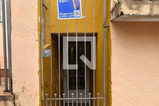 Fachada de casa à venda com 1 quarto, 100m² em Parada Inglesa, São Paulo