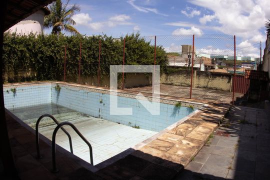 Piscina de casa para alugar com 2 quartos, 420m² em Jardim Riacho das Pedras, Contagem