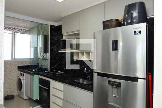 Cozinha de apartamento à venda com 2 quartos, 48m² em Vila Santana, São Paulo
