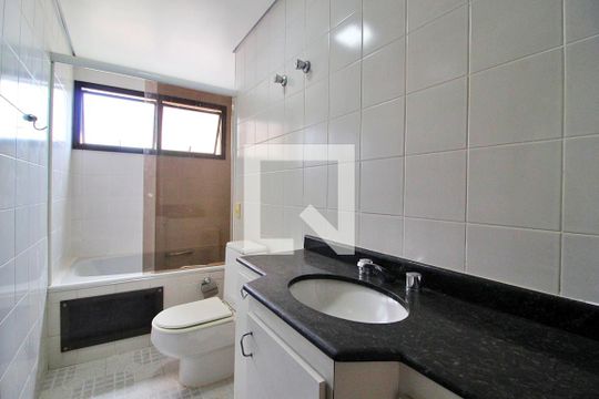 Banheiro da Suíte de apartamento à venda com 3 quartos, 127m² em Bangú, Santo André