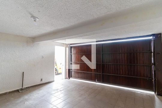 Garagem de casa para alugar com 2 quartos, 60m² em Vila Campanela, São Paulo