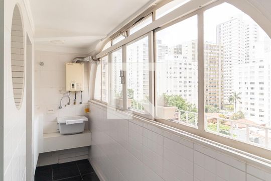 Área de Serviço de apartamento para alugar com 2 quartos, 95m² em Cerqueira César, São Paulo