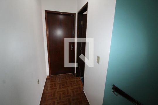 Corredor de casa para alugar com 2 quartos, 230m² em Vila Lúcia, São Paulo
