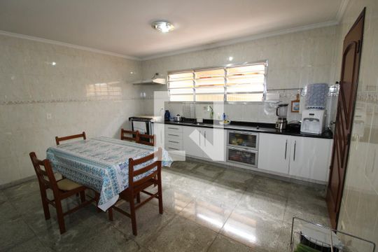 Cozinha de casa para alugar com 2 quartos, 230m² em Vila Lúcia, São Paulo