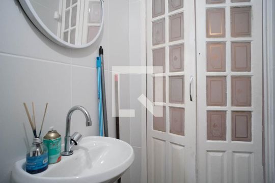 Lavabo  de casa à venda com 2 quartos, 210m² em Parque Boturussu, São Paulo